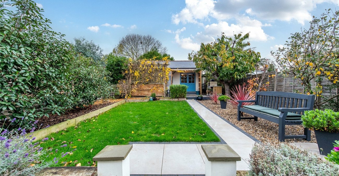 4 bedroom property for sale in Rainham | Robinson Michael & Jackson