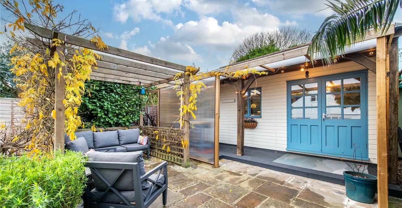 4 bedroom property for sale in Rainham | Robinson Michael & Jackson