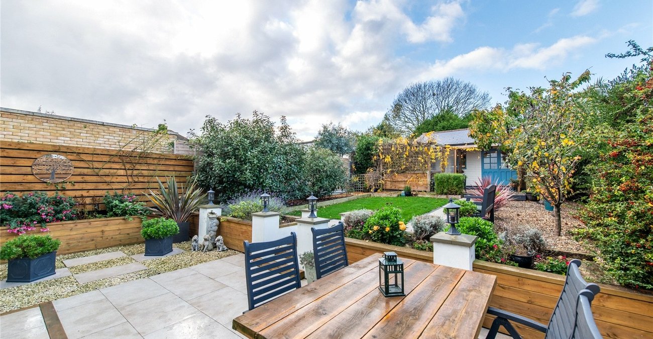 4 bedroom property for sale in Rainham | Robinson Michael & Jackson