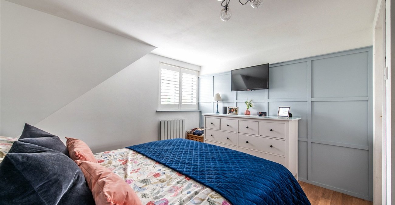 4 bedroom property for sale in Rainham | Robinson Michael & Jackson