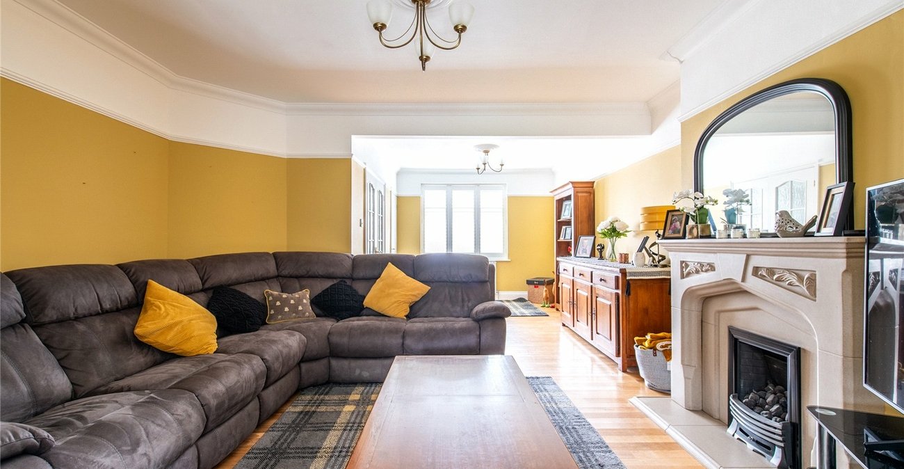 4 bedroom property for sale in Rainham | Robinson Michael & Jackson