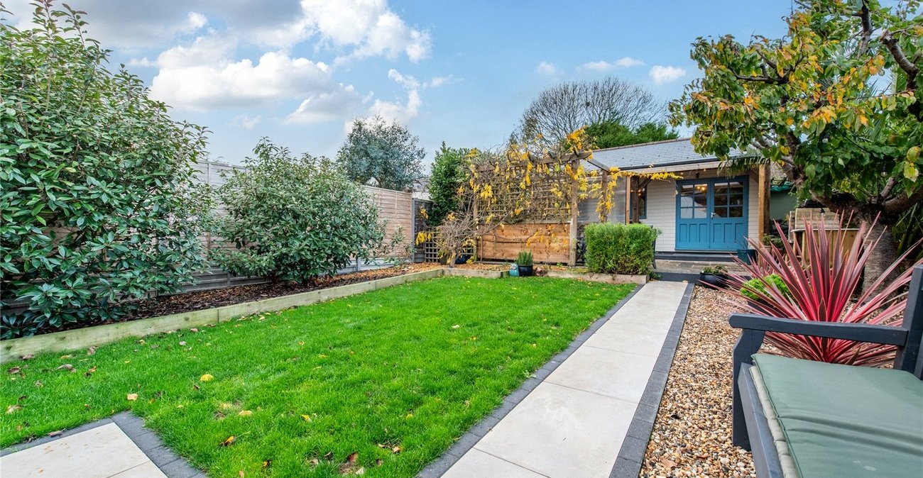 4 bedroom property for sale in Rainham | Robinson Michael & Jackson