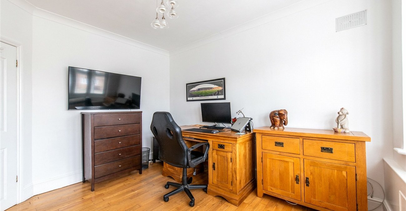 4 bedroom property for sale in Rainham | Robinson Michael & Jackson