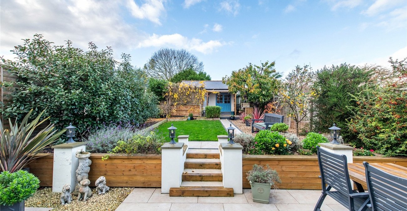 4 bedroom property for sale in Rainham | Robinson Michael & Jackson