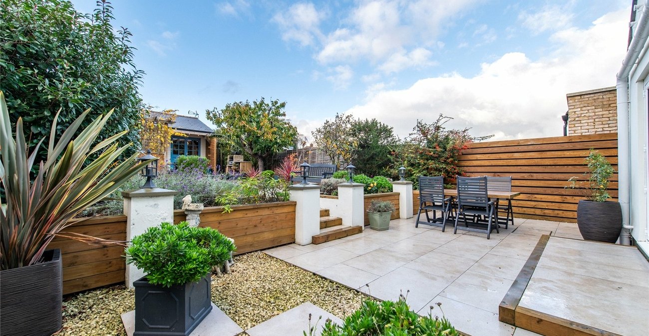 4 bedroom property for sale in Rainham | Robinson Michael & Jackson