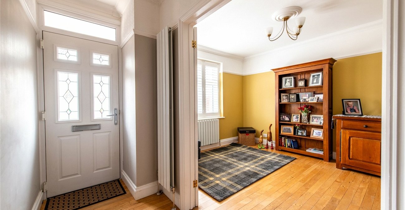 4 bedroom property for sale in Rainham | Robinson Michael & Jackson