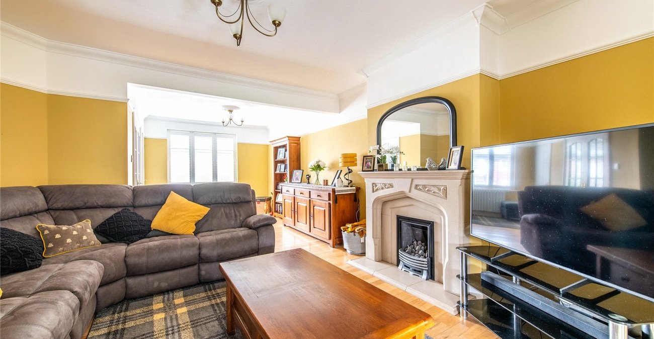 4 bedroom property for sale in Rainham | Robinson Michael & Jackson