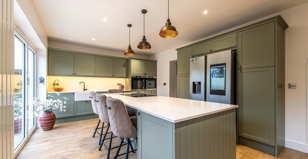 4 bedroom property for sale in Rainham | Robinson Michael & Jackson