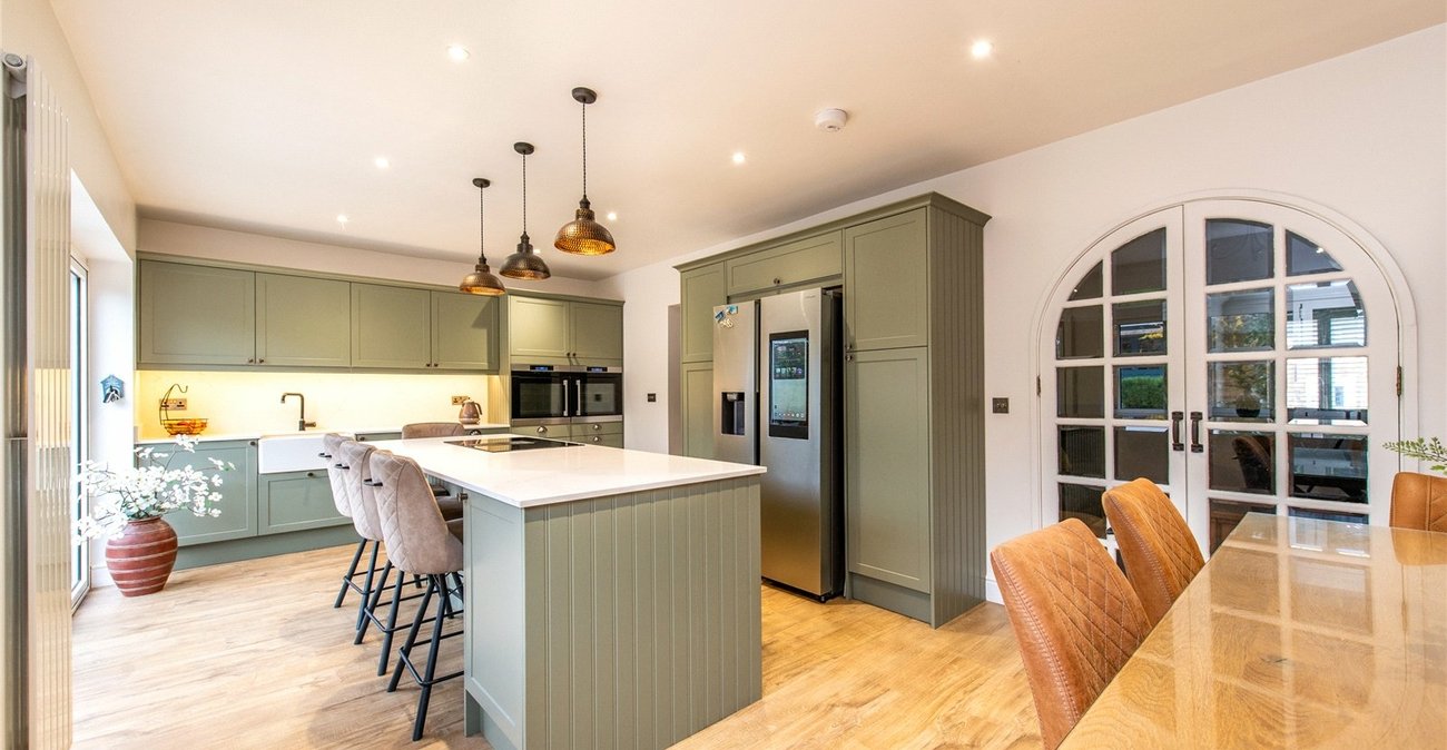 4 bedroom property for sale in Rainham | Robinson Michael & Jackson