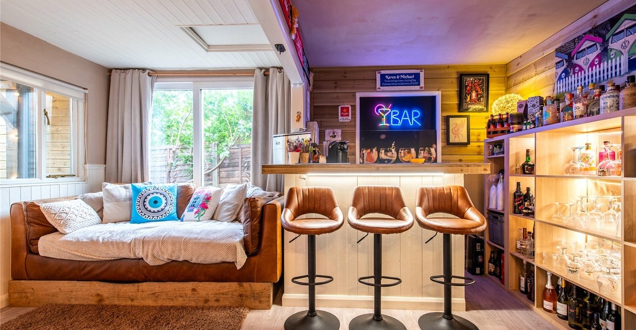 4 bedroom property for sale in Rainham | Robinson Michael & Jackson