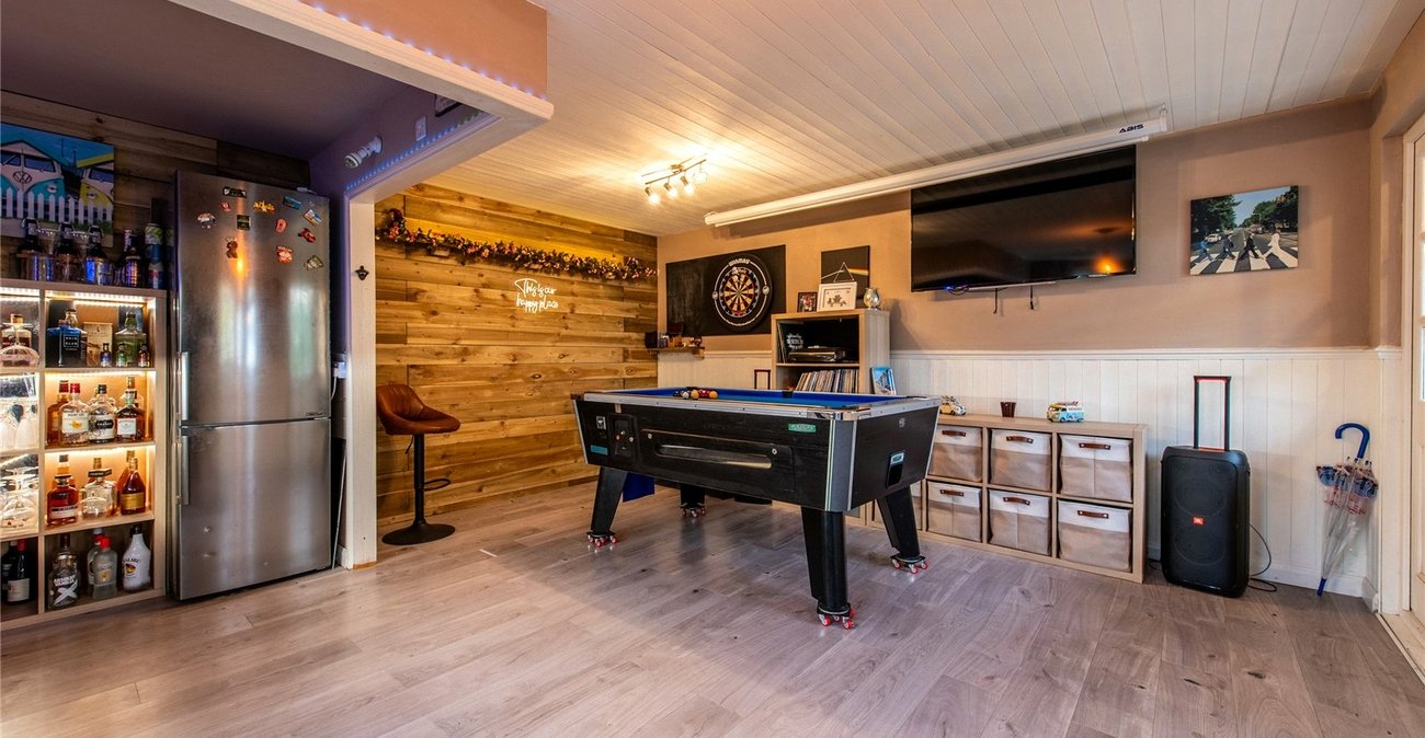 4 bedroom property for sale in Rainham | Robinson Michael & Jackson