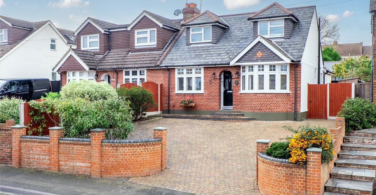 4 bedroom property for sale in Rainham | Robinson Michael & Jackson