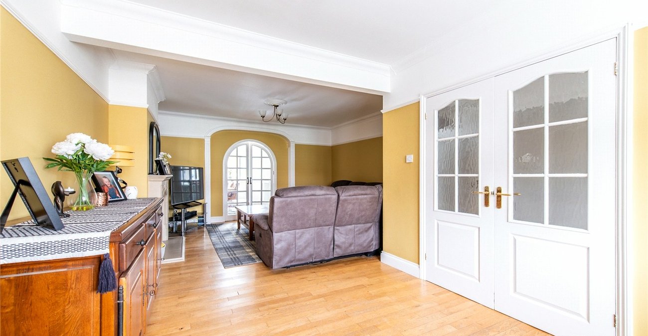 4 bedroom property for sale in Rainham | Robinson Michael & Jackson