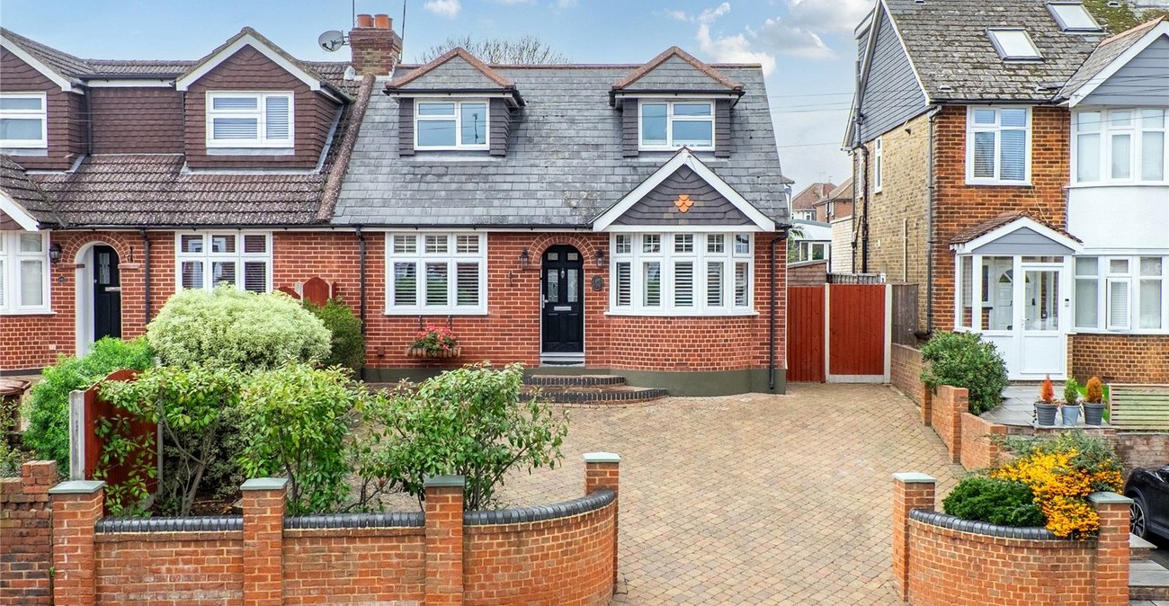 4 bedroom property for sale in Rainham | Robinson Michael & Jackson