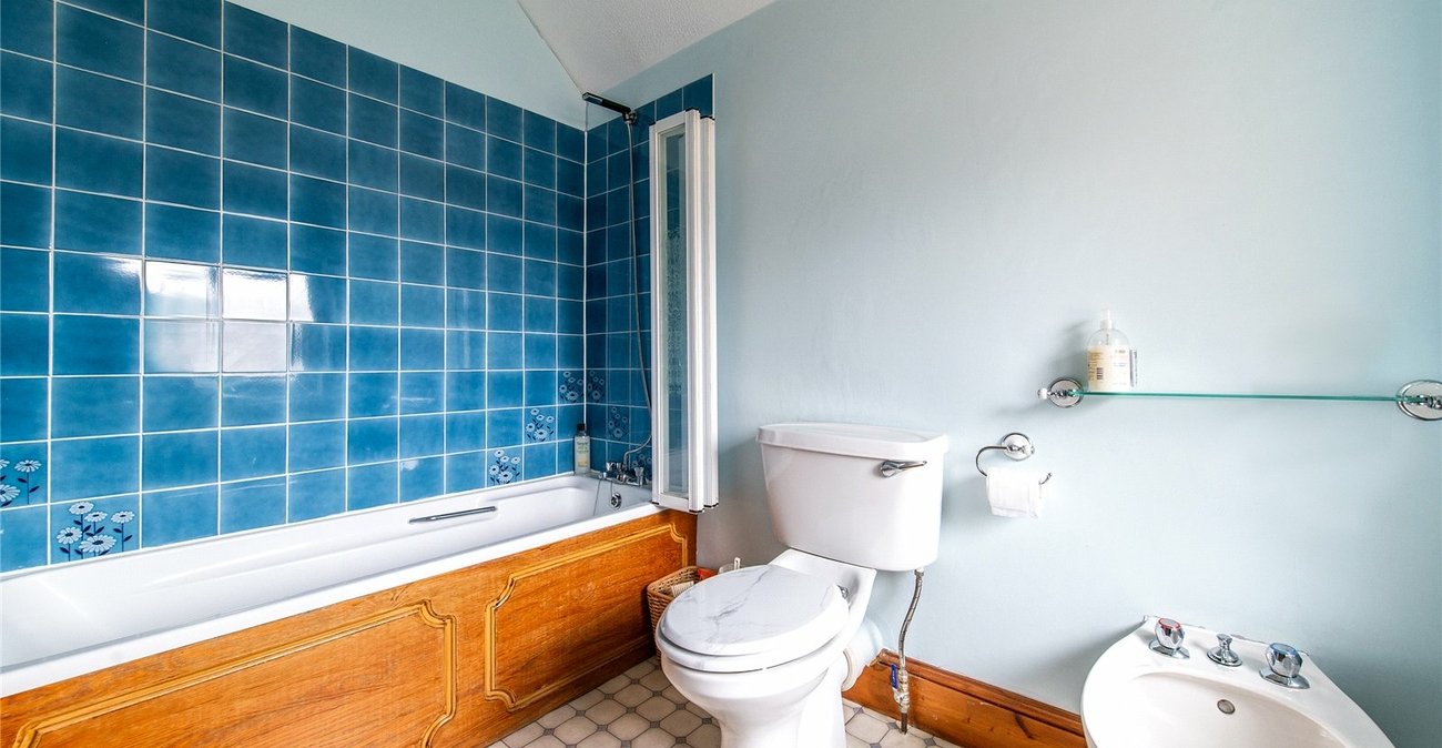 4 bedroom house for sale in Rainham | Robinson Michael & Jackson