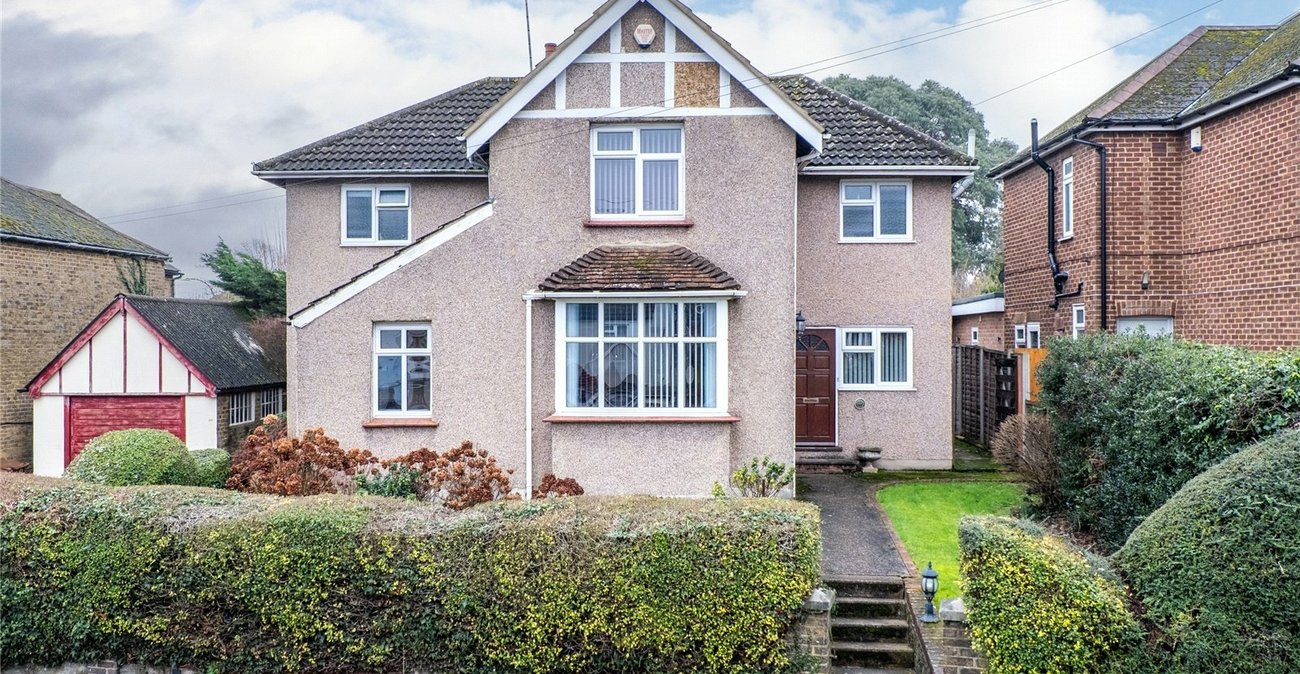 4 bedroom house for sale in Rainham | Robinson Michael & Jackson