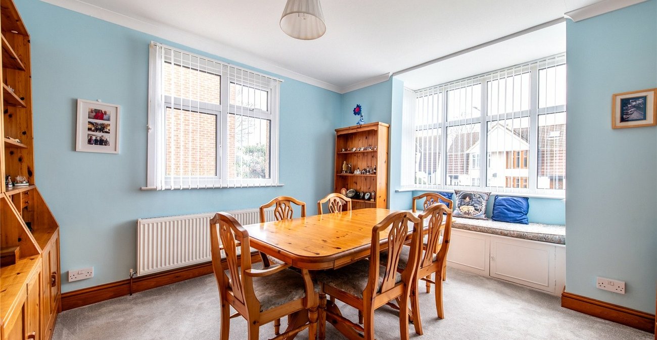 4 bedroom house for sale in Rainham | Robinson Michael & Jackson