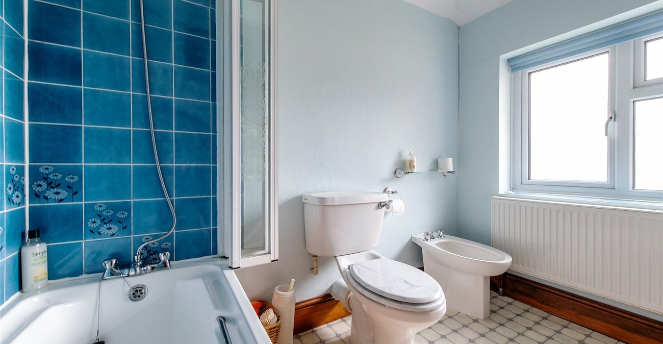 4 bedroom house for sale in Rainham | Robinson Michael & Jackson