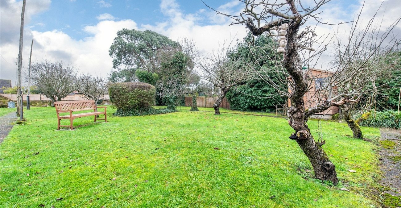 4 bedroom house for sale in Rainham | Robinson Michael & Jackson