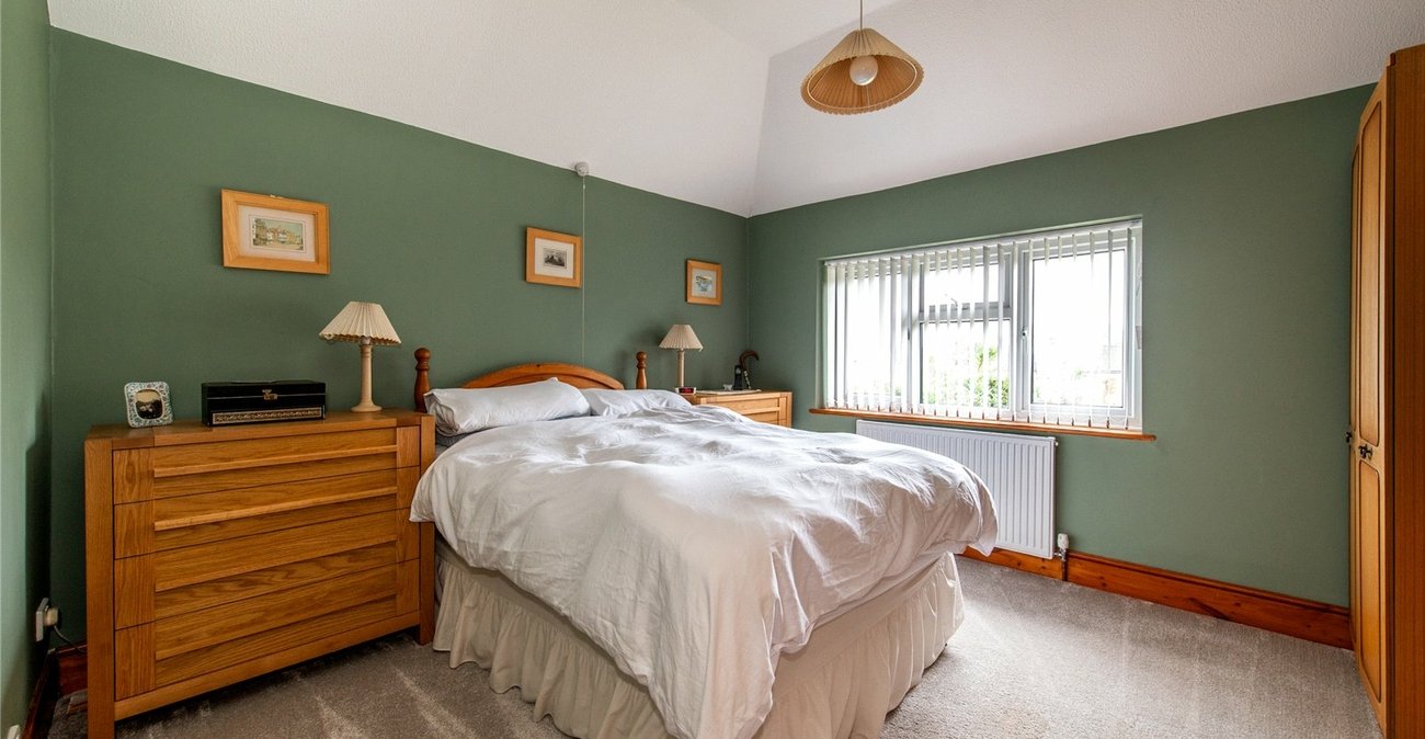 4 bedroom house for sale in Rainham | Robinson Michael & Jackson