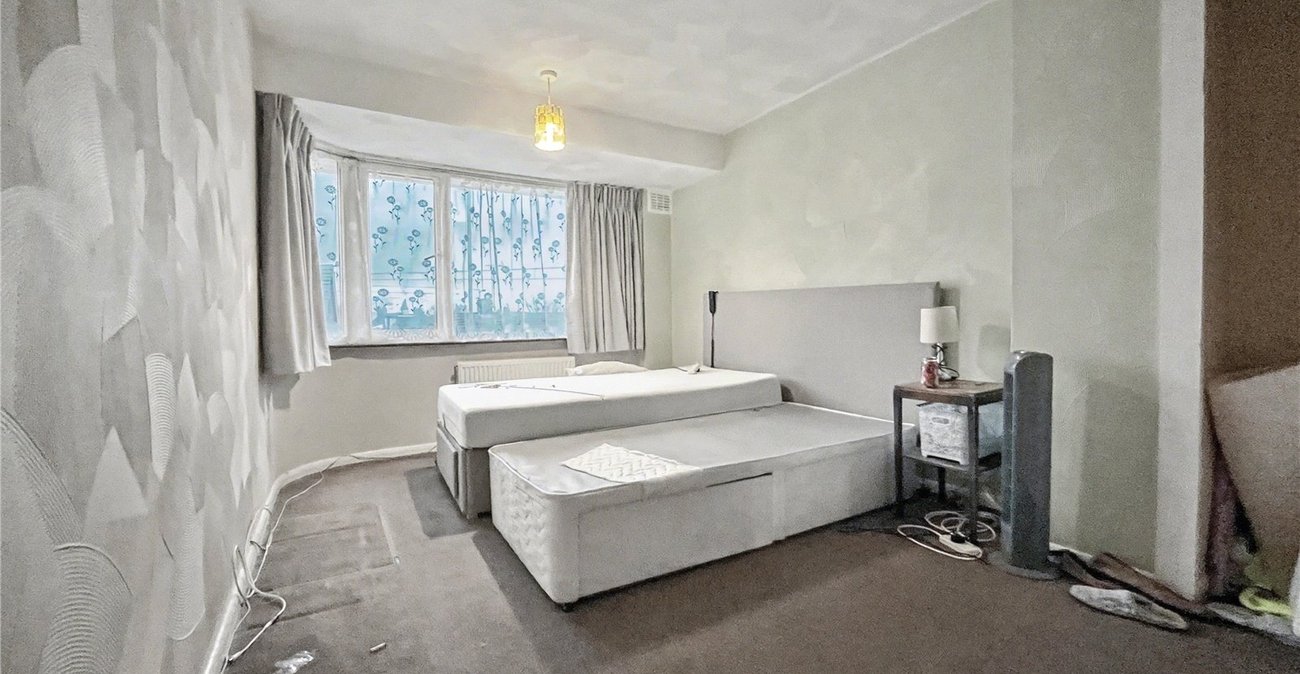 3 bedroom house for sale in Rainham | Robinson Michael & Jackson