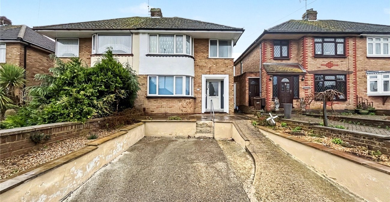 3 bedroom house for sale in Rainham | Robinson Michael & Jackson