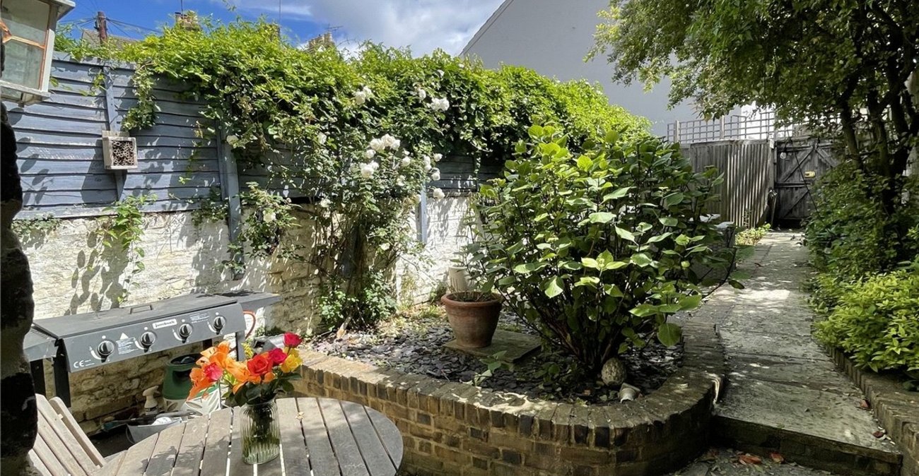 5 bedroom house for sale in Rochester | Robinson Michael & Jackson