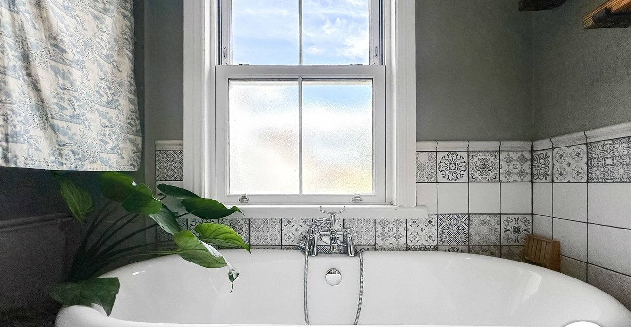 5 bedroom house for sale in Rochester | Robinson Michael & Jackson