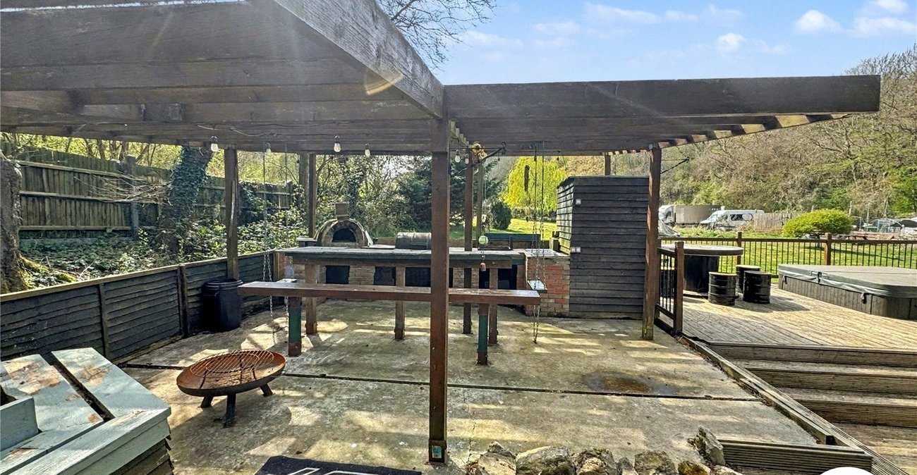 5 bedroom house for sale in Rochester | Robinson Michael & Jackson