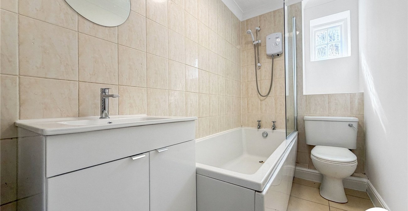 2 bedroom property for sale in Rochester | Robinson Michael & Jackson