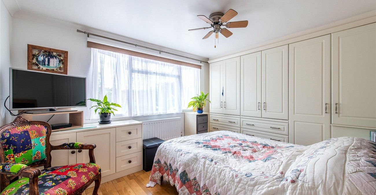 4 bedroom bungalow for sale in Wigmore | Robinson Michael & Jackson