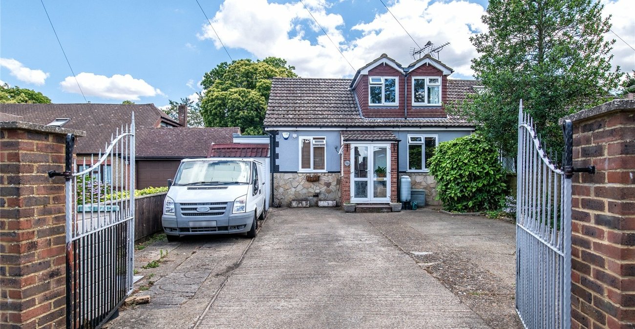 4 bedroom bungalow for sale in Wigmore | Robinson Michael & Jackson