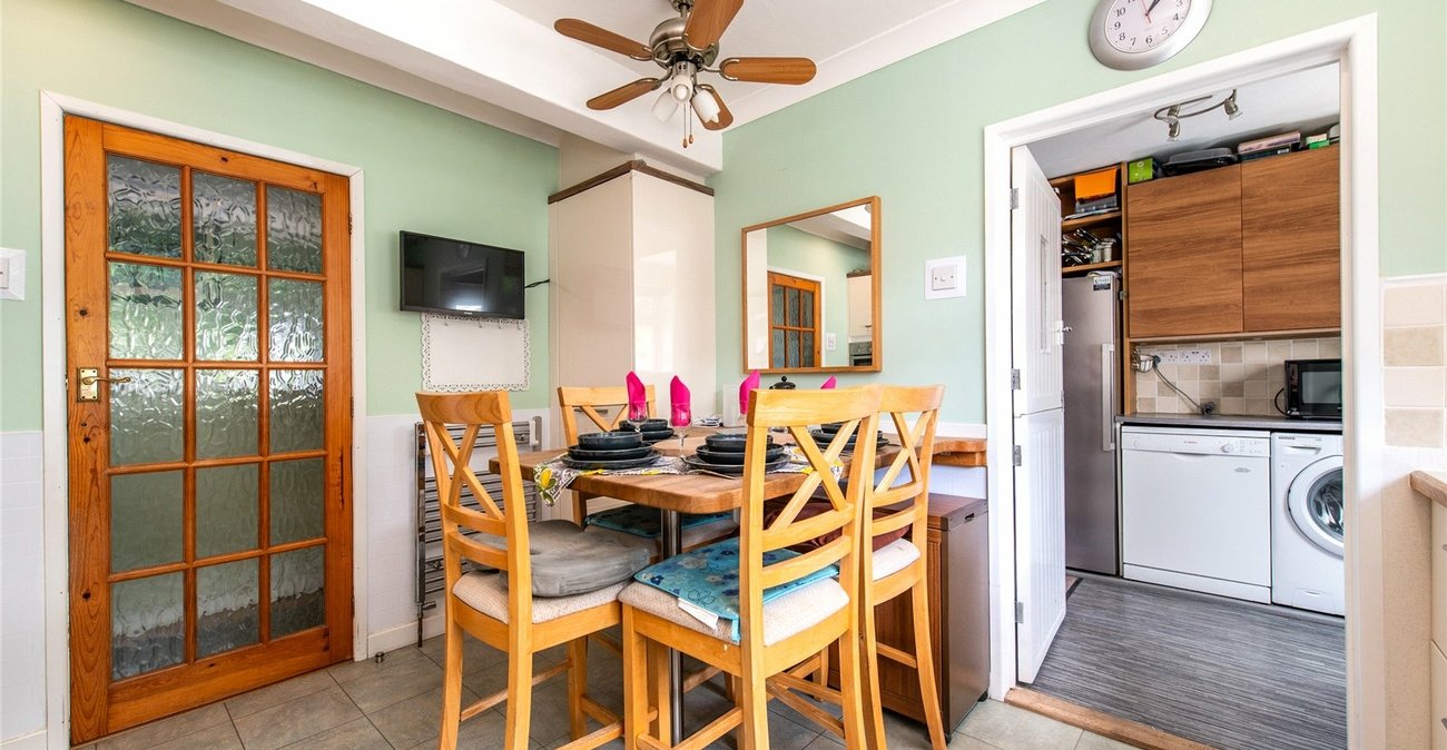 4 bedroom bungalow for sale in Wigmore | Robinson Michael & Jackson