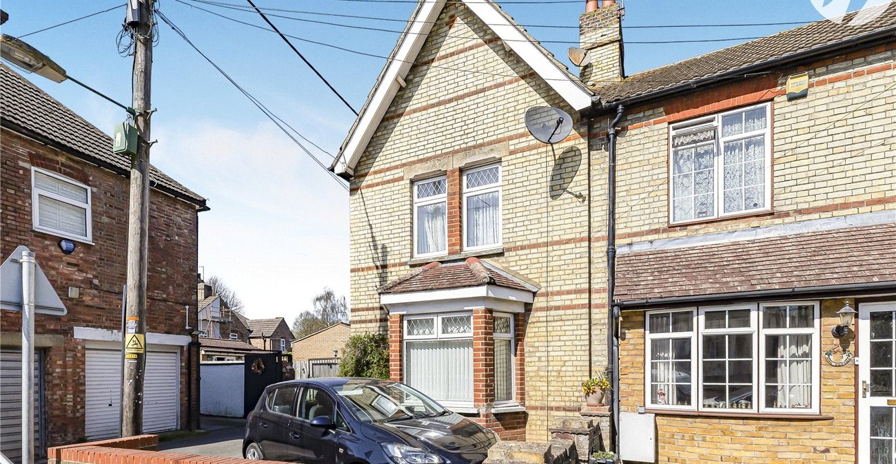 2 bedroom house for sale in Crockenhill | Robinson Jackson