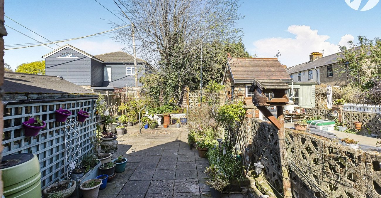 2 bedroom house for sale in Crockenhill | Robinson Jackson