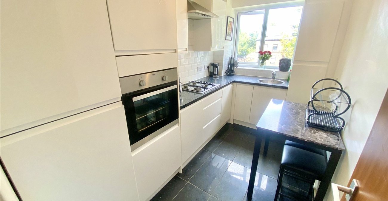 2 bedroom property for sale in Sidcup | Robinson Jackson