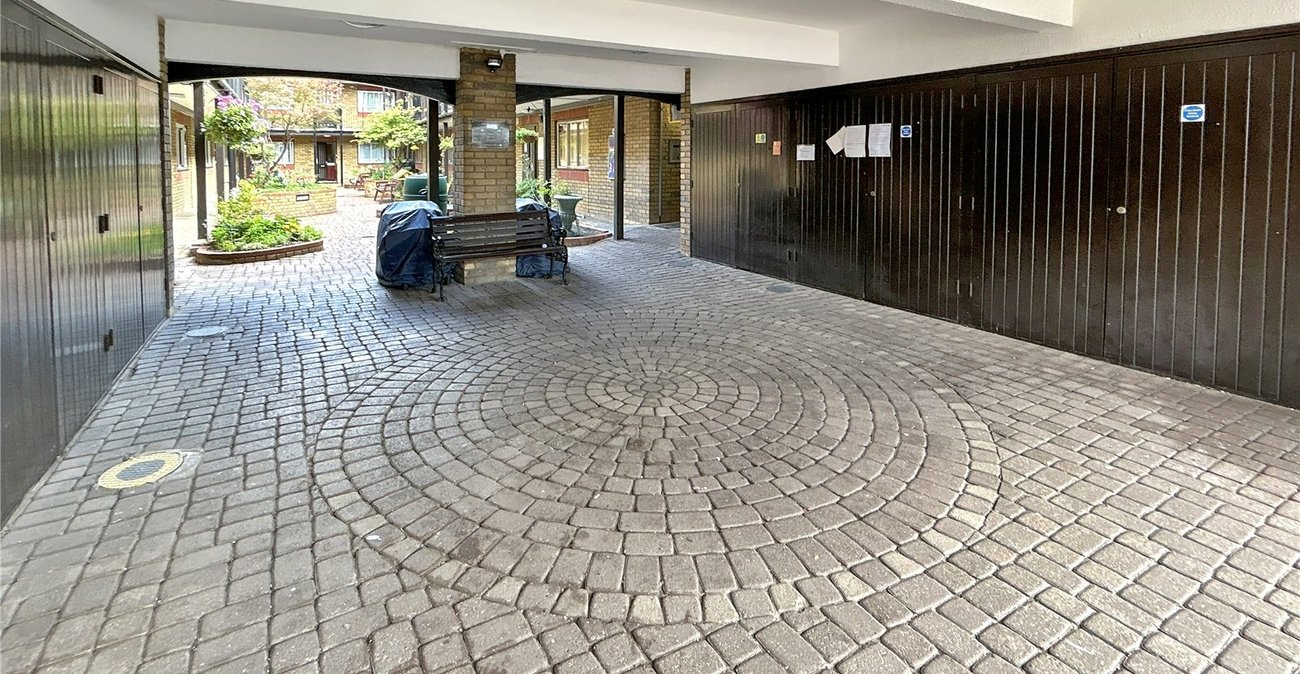 2 bedroom property for sale in Sidcup | Robinson Jackson