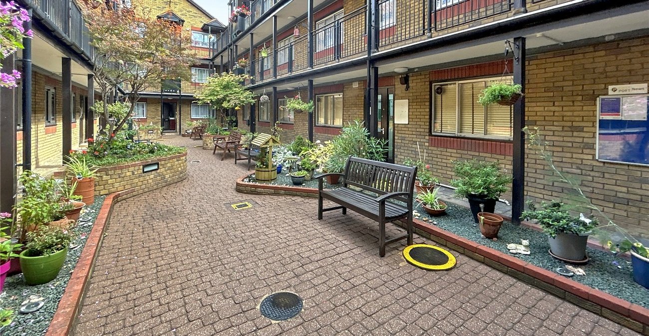 2 bedroom property for sale in Sidcup | Robinson Jackson