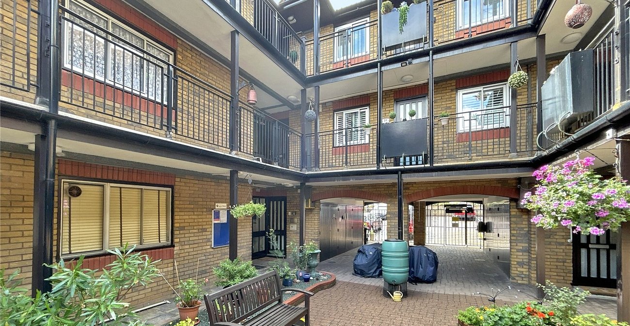 2 bedroom property for sale in Sidcup | Robinson Jackson