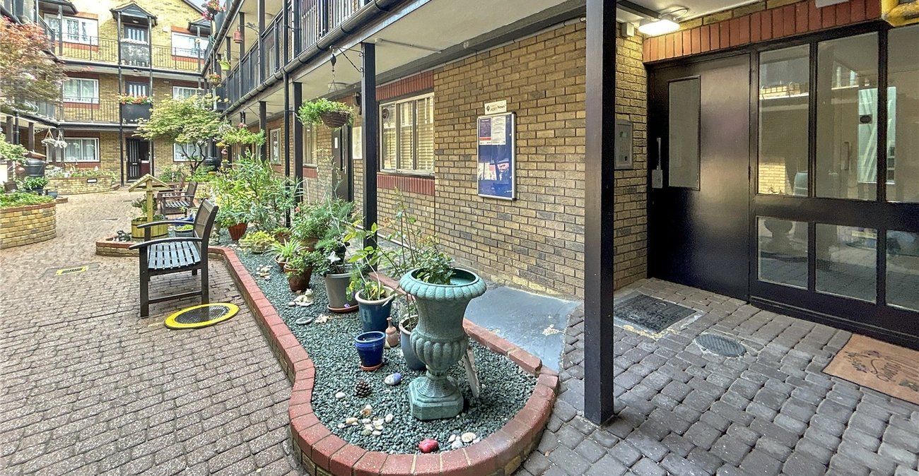 2 bedroom property for sale in Sidcup | Robinson Jackson