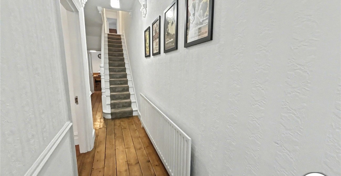 3 bedroom house for sale in Sidcup | Robinson Jackson