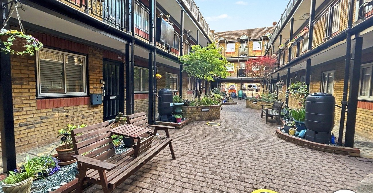 2 bedroom property for sale in Sidcup | Robinson Jackson