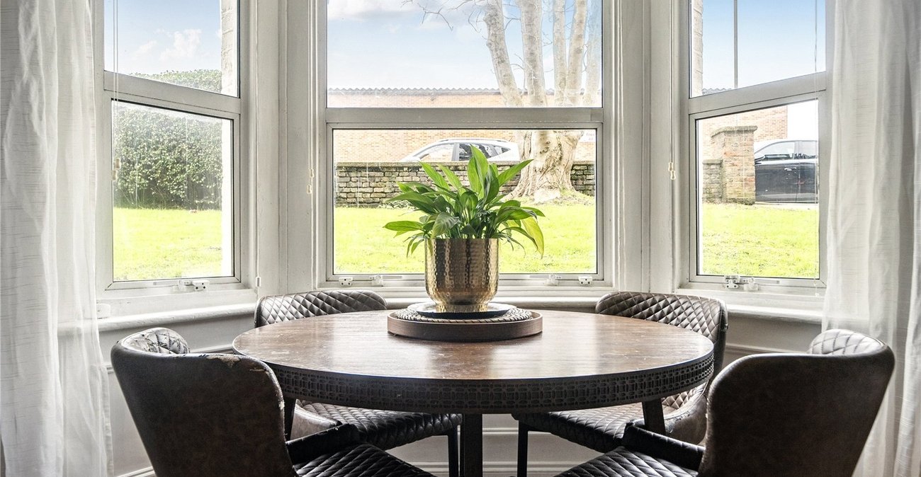 2 bedroom property for sale in Oakfield Road | Robinson Jackson