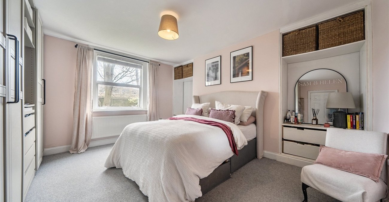 2 bedroom property for sale in Oakfield Road | Robinson Jackson