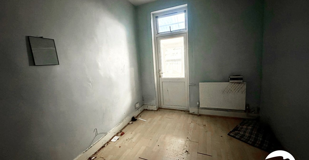 3 bedroom house for sale in London | Robinson Jackson