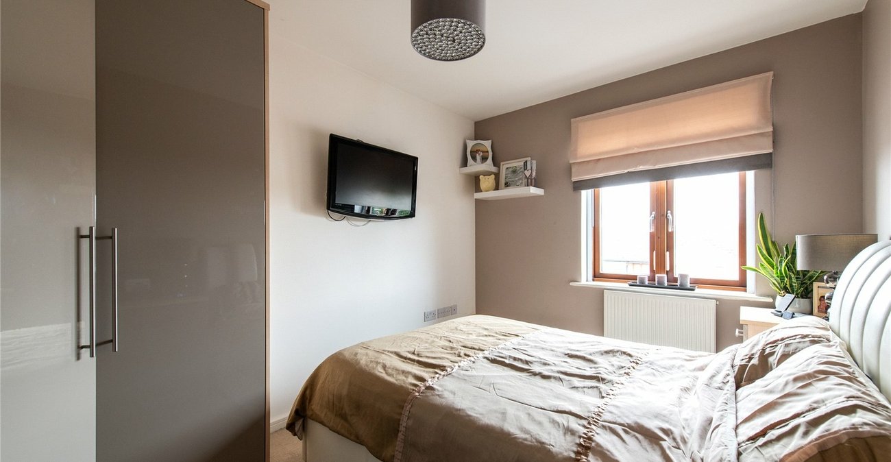 2 bedroom property for sale in Gravesend | Robinson Michael & Jackson