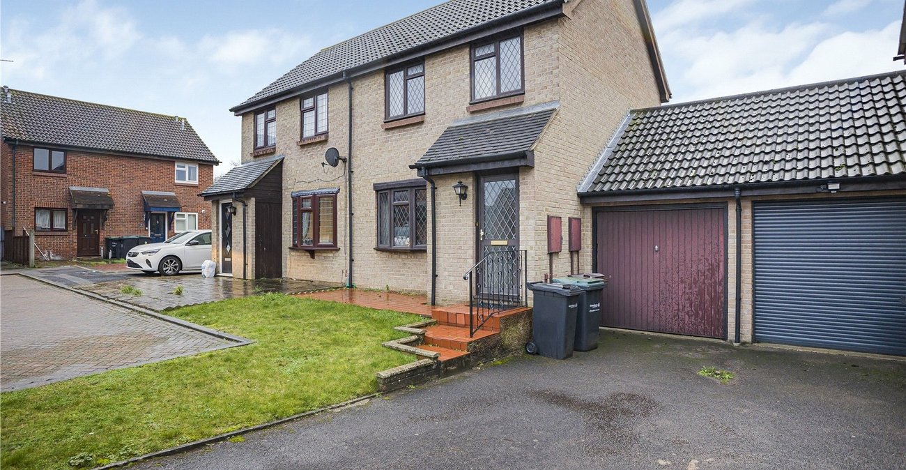 2 bedroom house for sale in Northfleet | Robinson Michael & Jackson