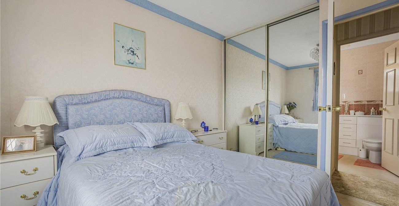 2 bedroom house for sale in Northfleet | Robinson Michael & Jackson