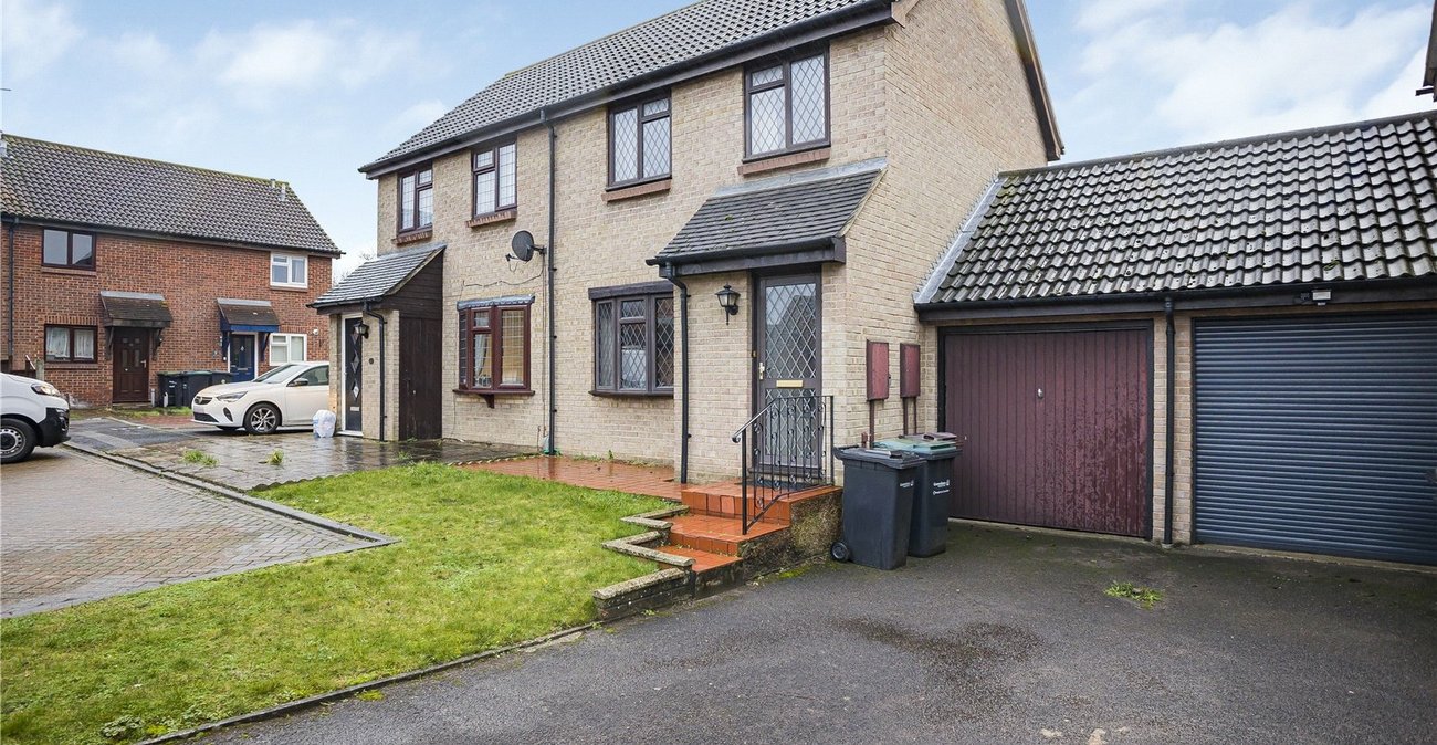 2 bedroom house for sale in Northfleet | Robinson Michael & Jackson