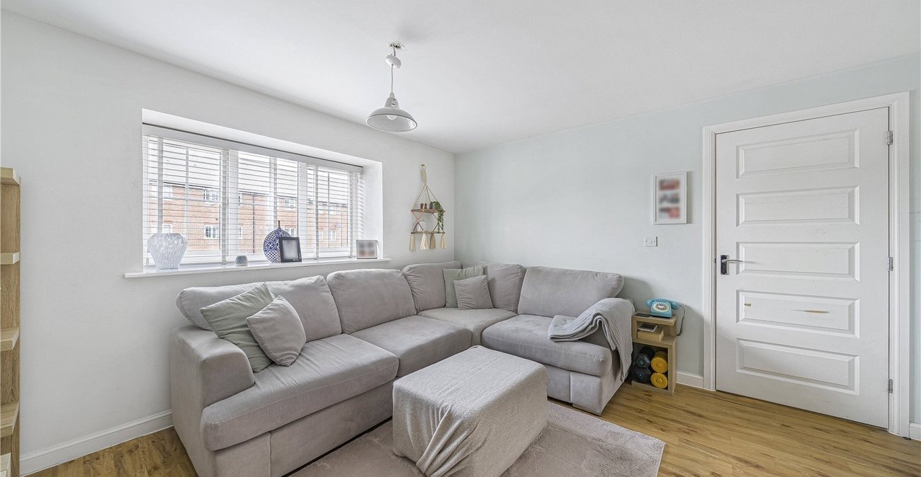 2 bedroom property for sale in Dartford | Robinson Jackson